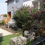 Happiness 펜션 콜마